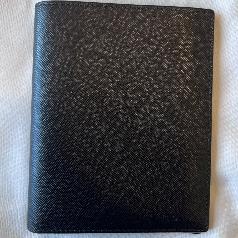PRADA PASSPORT HOLDER BLACK SAFFIANO LEATHER